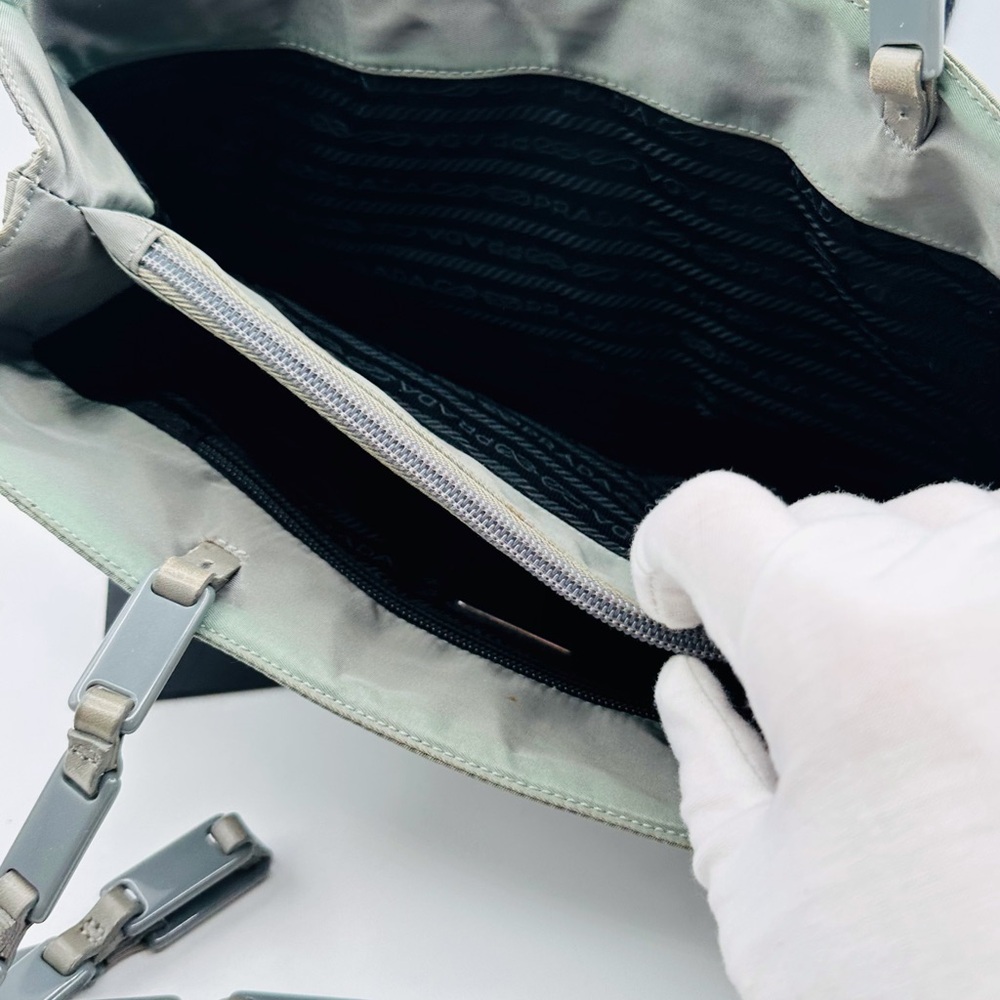 Prada Nylon Gray shoulder Bag - Picture 4 of 12